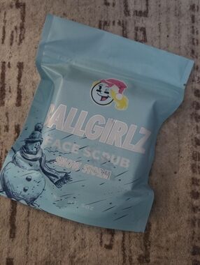 BALLGIRLZ Snow Storm Face Scrub - Light Blue New Sealed In Package